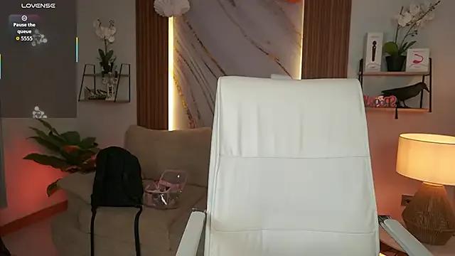 StripChat MilaCrave is Freechat MilaCrave —  Play with my feets