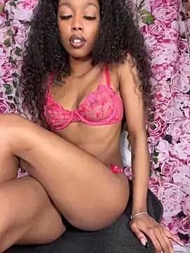 Freechat mismialove on StripChat