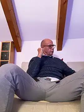 StripChat Relnnet is Freechat Relnnet — Playing cuming