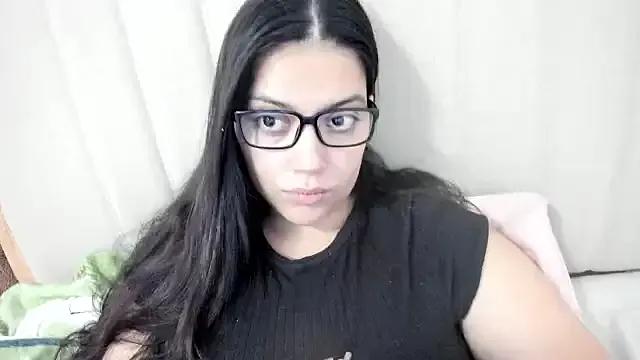 Freechat roniewester on StripChat