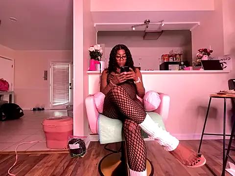 Freechat VixenCapri on StripChat