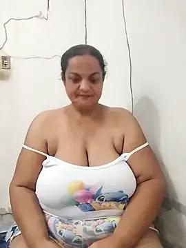 StripChat Vydinha is Freechat Vydinha — Dancing with open ass and showing pussy